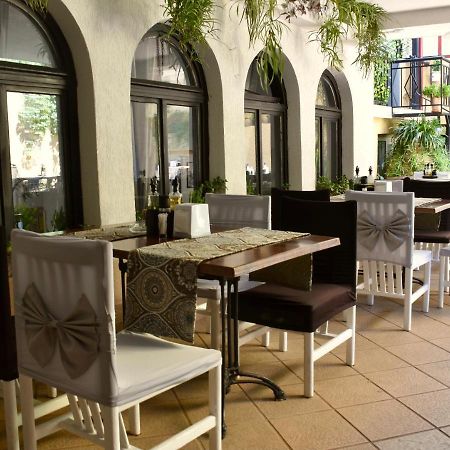 Family Hotel Apolonia Созополь Экстерьер фото